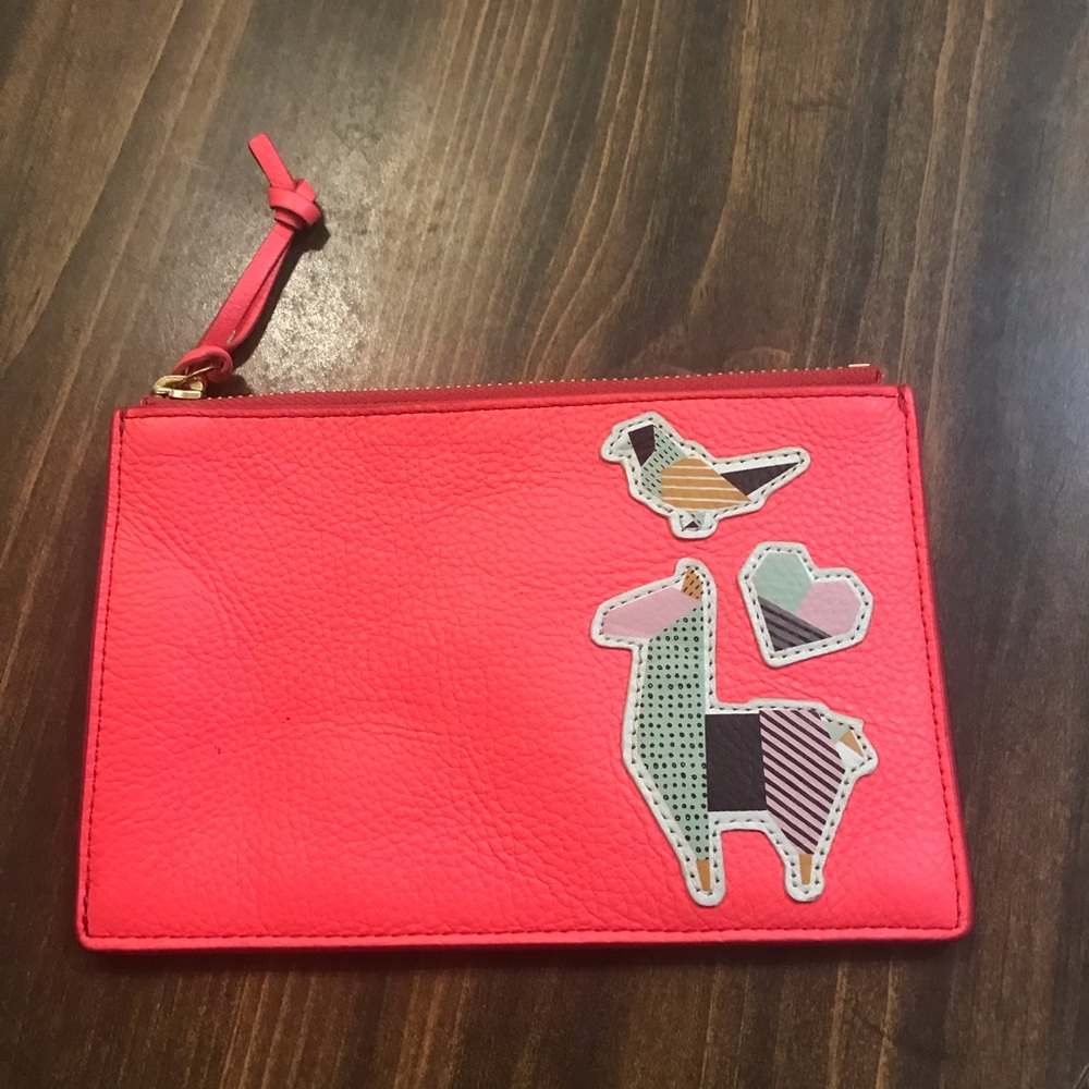 Fossil pouch